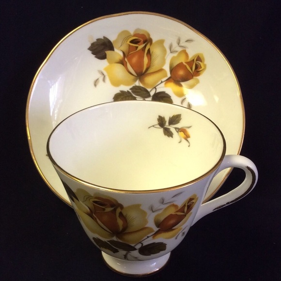 Royal Tara Ireland Bone China Yellow rose Fotted Cup & Saucer - Picture 8 of 11
